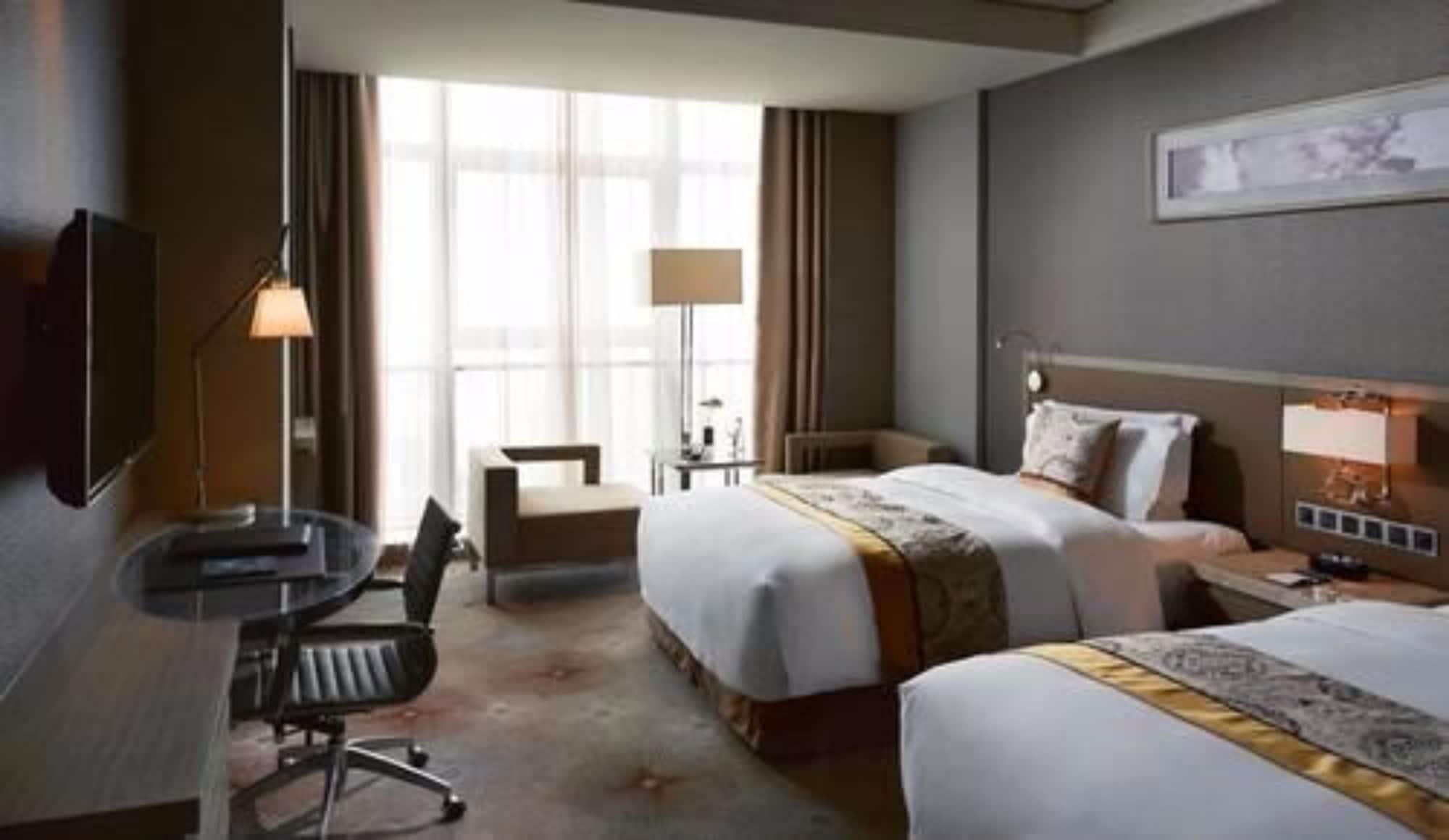 Melia Jinan Hotell Exteriör bild