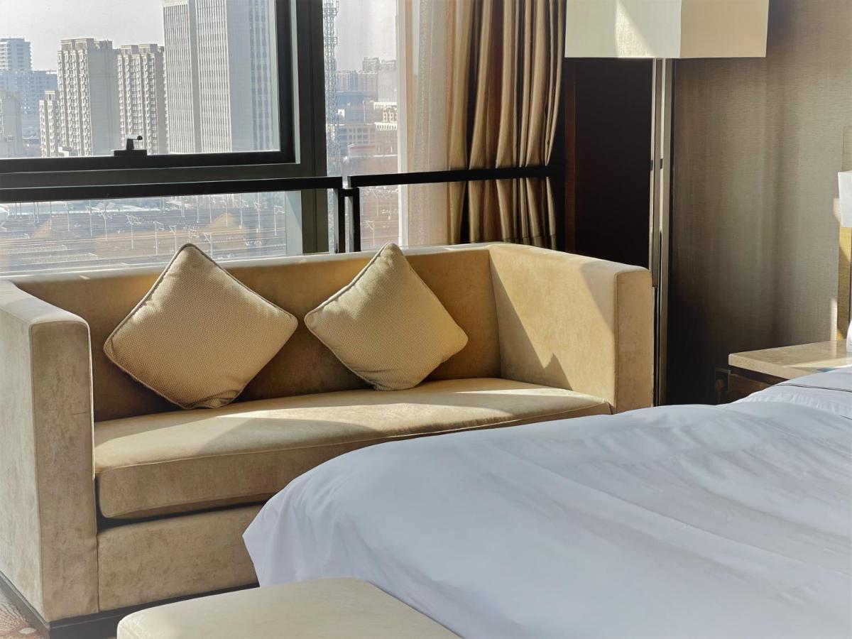 Melia Jinan Hotell Exteriör bild