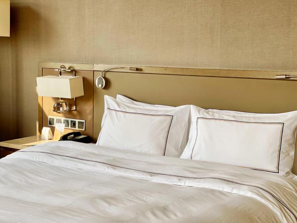 Melia Jinan Hotell Exteriör bild