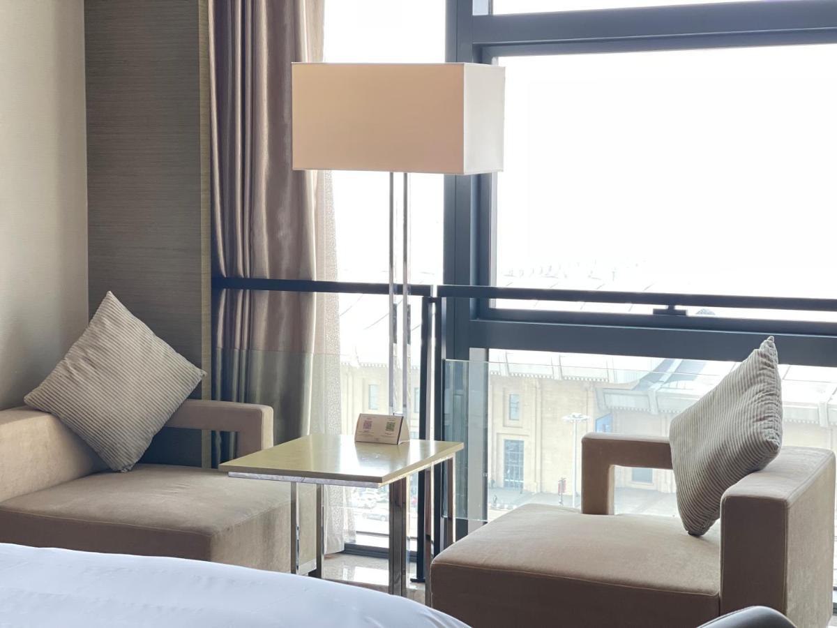 Melia Jinan Hotell Exteriör bild