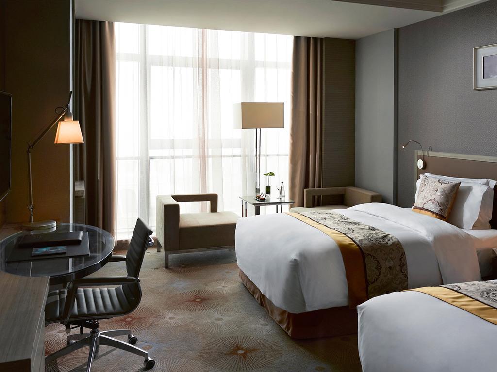 Melia Jinan Hotell Exteriör bild