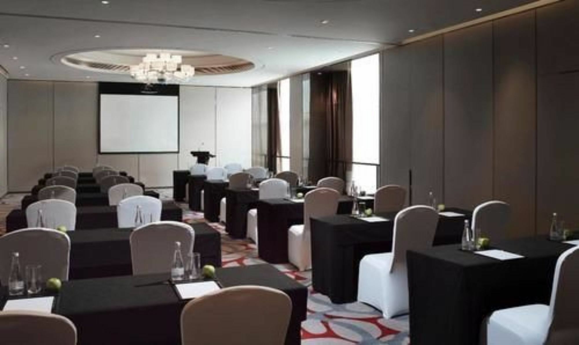 Melia Jinan Hotell Exteriör bild